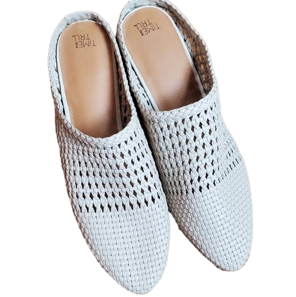 Time and Tru White Pointed Toe Woven Slip On Block Heel Mule - Picture 2 of 8